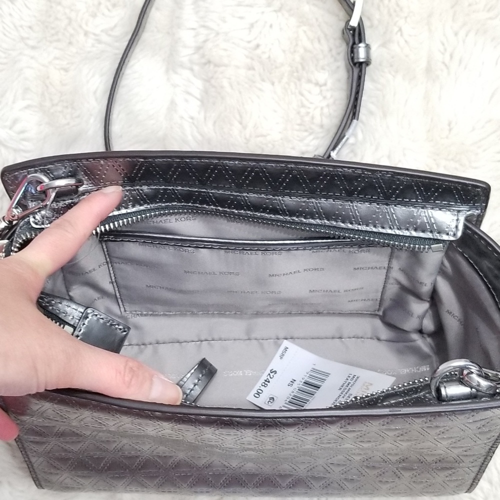 🚫SOLD🚫NWT MK SELMA CHAIN CROSSBODY - Picture 7 of 8
